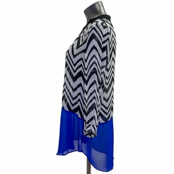 I.n. San Francisco Black & White Chevron Royal Blue Half-Button V-Neck Blouse - Picture 3 of 12